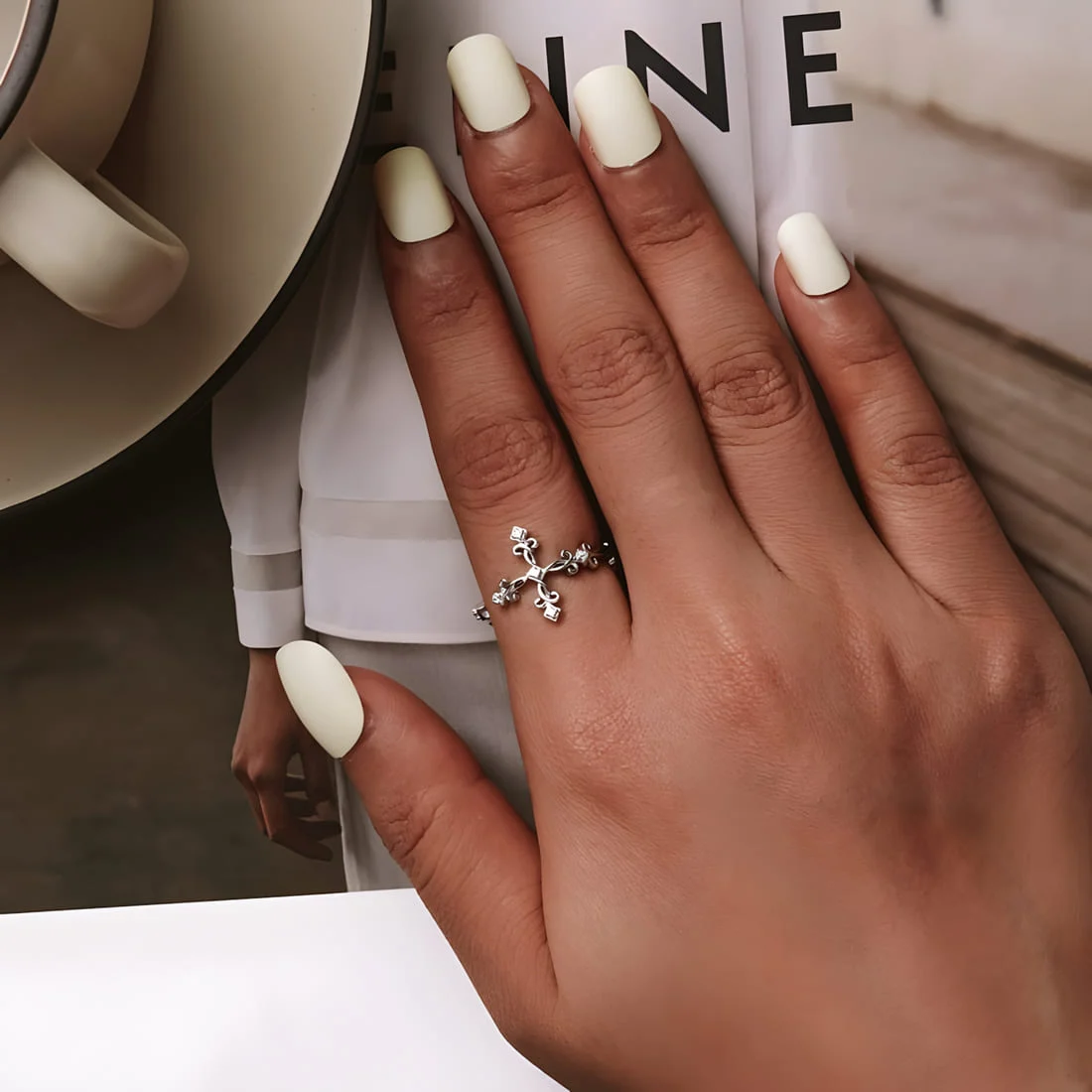 Anillo Cruz Antigua <myexti><span>Plata de Ley 925, chapada en oro blanco, con circonitas - ajustable</span></myexti> - Imagen 4