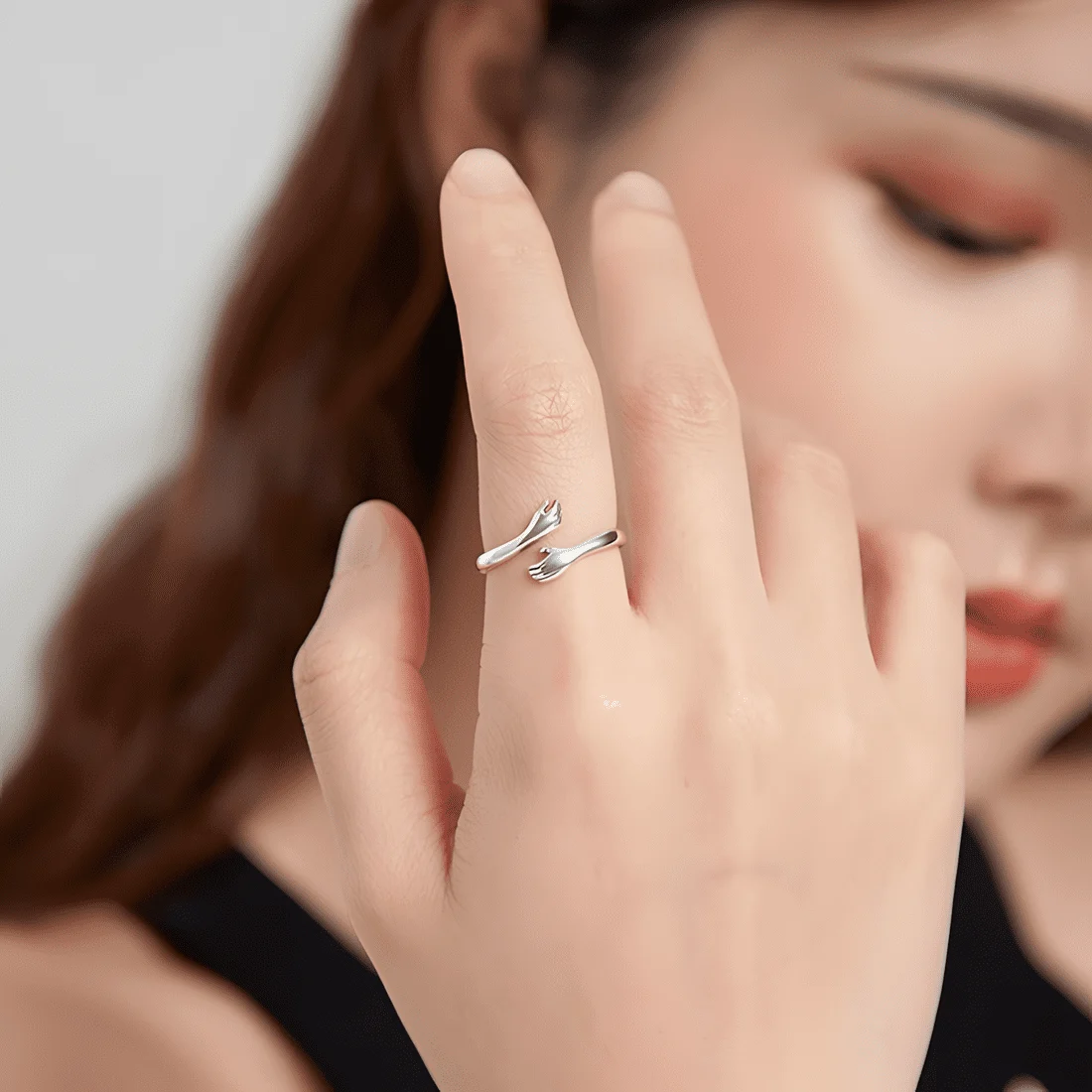 Anillo Abrazo <myexti><span>Plata de Ley 925, chapada en oro blanco, con detalles de manos - ajustable</span></myexti> - Imagen 5