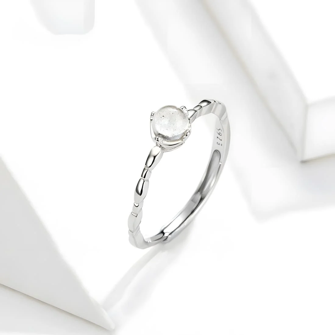 Anillo de Piedra Lunar <myexti><span>Plata de Ley 925, chapada en oro blanco, con piedra lunar - ajustable</span></myexti> - Imagen 3