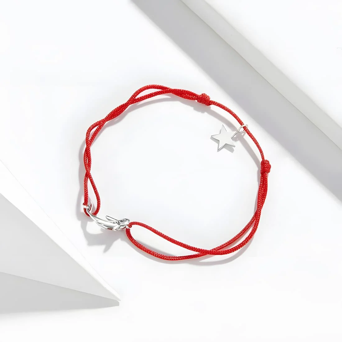 Pulsera Carpa Koi <myexti><span>Plata de Ley 925, chapada en oro blanco, con esmalte rojo y cuerda marinera roja - longitud ajustable</span></myexti> - Imagen 4