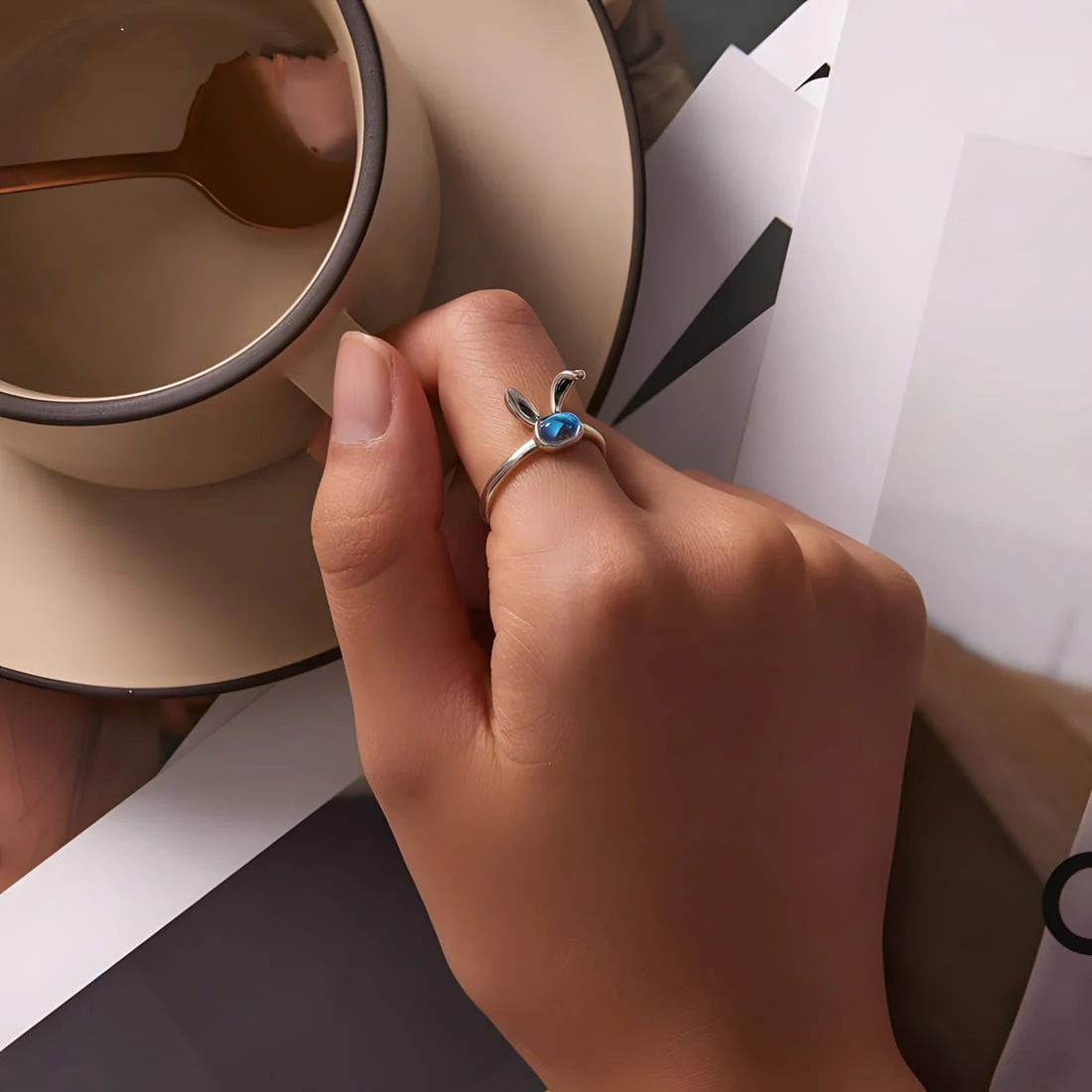 Anillo de Conejo <myexti><span>Plata de Ley 925, chapada en oro blanco, con piedra lunar ovalada - ajustable</span></myexti> - Imagen 4