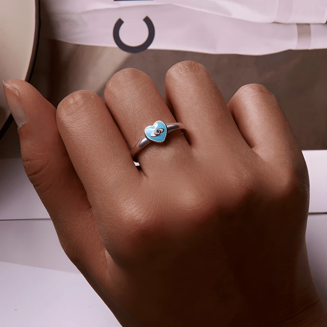 Anillo Ojo del Diablo con Corazón <myexti><span>Plata de Ley 925, chapada en oro blanco, con esmalte azul claro y circonitas púrpuras - ajustable</span></myexti> - Imagen 2