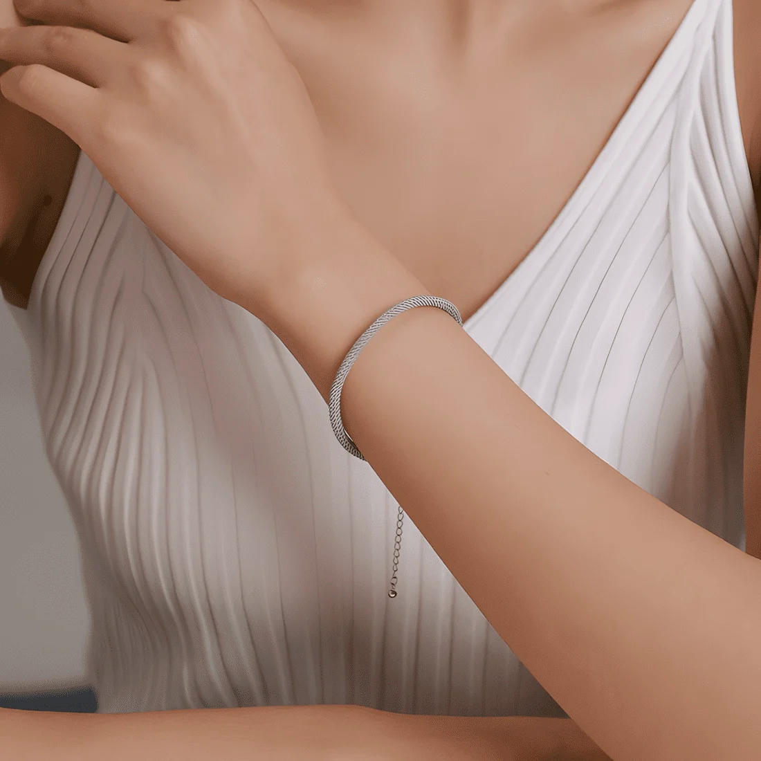 Pulsera de Cuerda Gris <myexti><span>de estilo náutico, con longitud ajustable y cierre en Plata de Ley 925 chapada en oro blanco</span></myexti> - Imagen 2