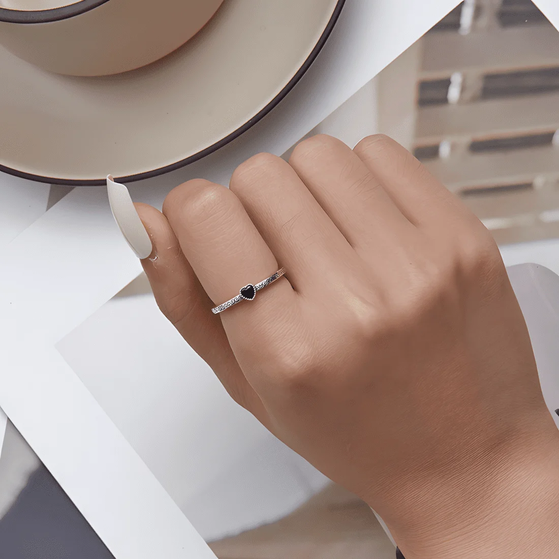 Anillo de Corazón Negro <myexti><span>Plata de Ley 925, chapada en oro blanco, con circonitas negras y grabados vintage - ajustable</span></myexti> - Imagen 2