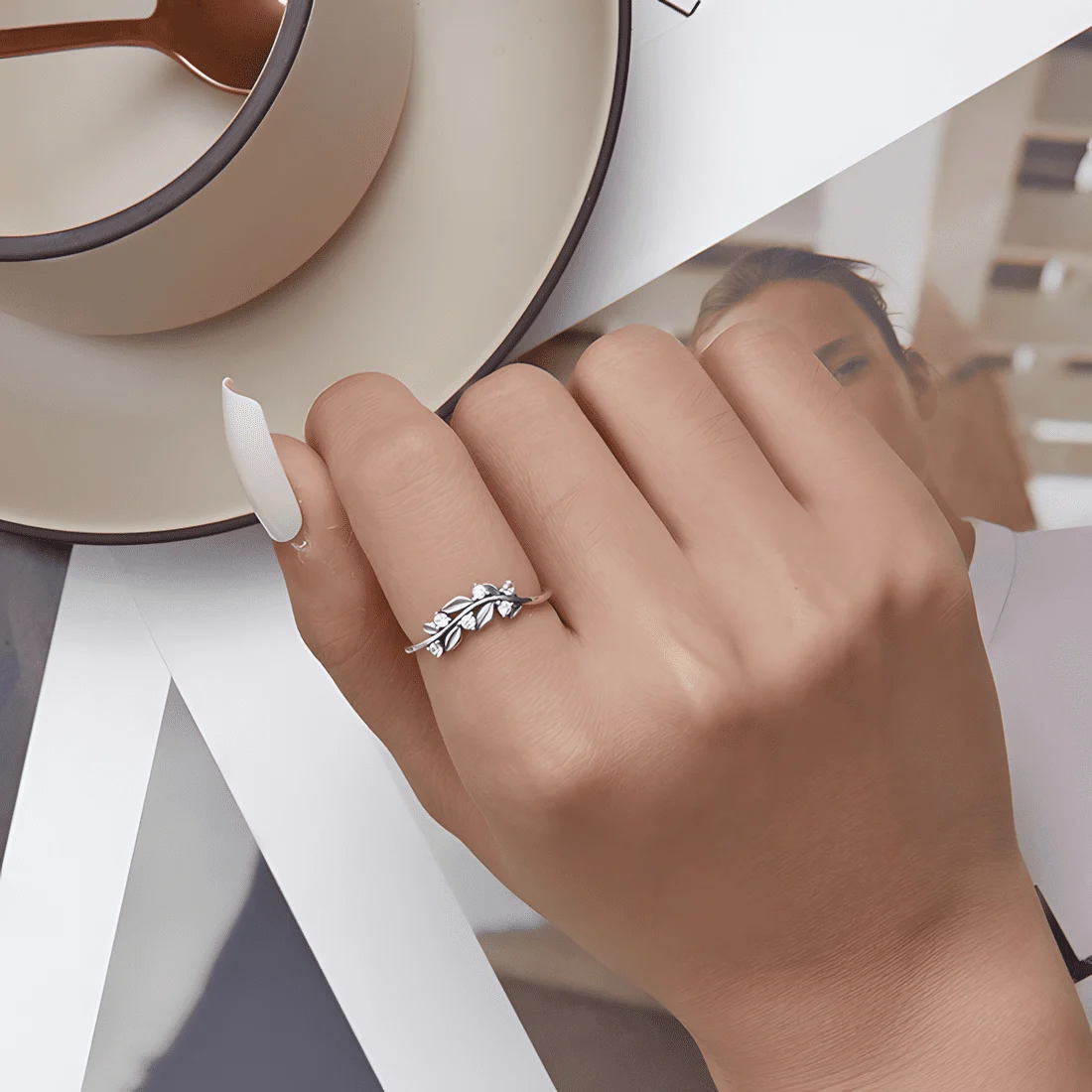 Anillo de Hojas <myexti><span>Plata de Ley 925, chapada en oro blanco, con circonitas - ajustable</span></myexti> - Imagen 5