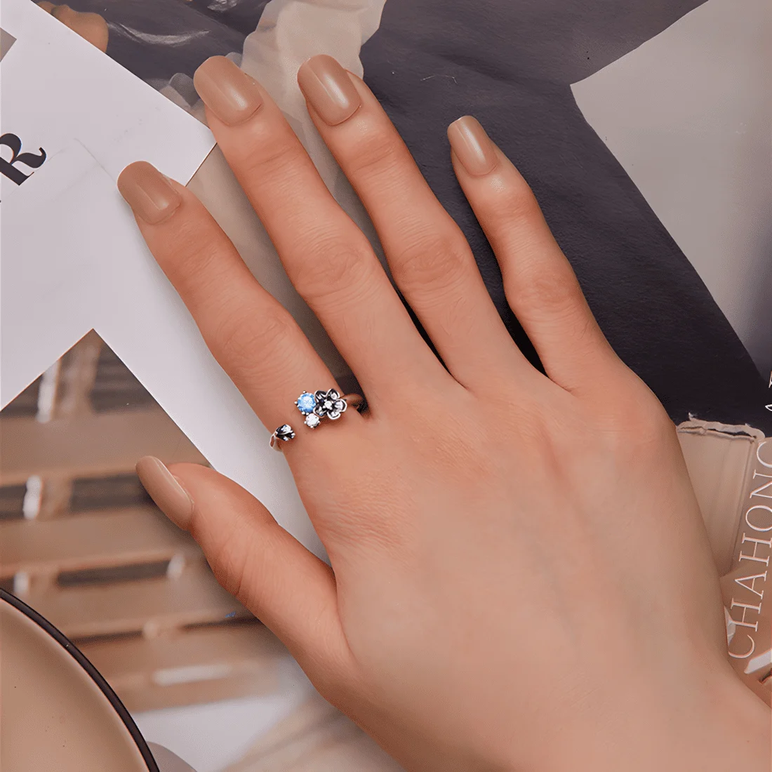 Anillo de Flores <myexti><span>Plata de Ley 925, chapada en oro blanco, esmaltado a mano, con circonitas blancas y azules claras - ajustable</span></myexti> - Imagen 5