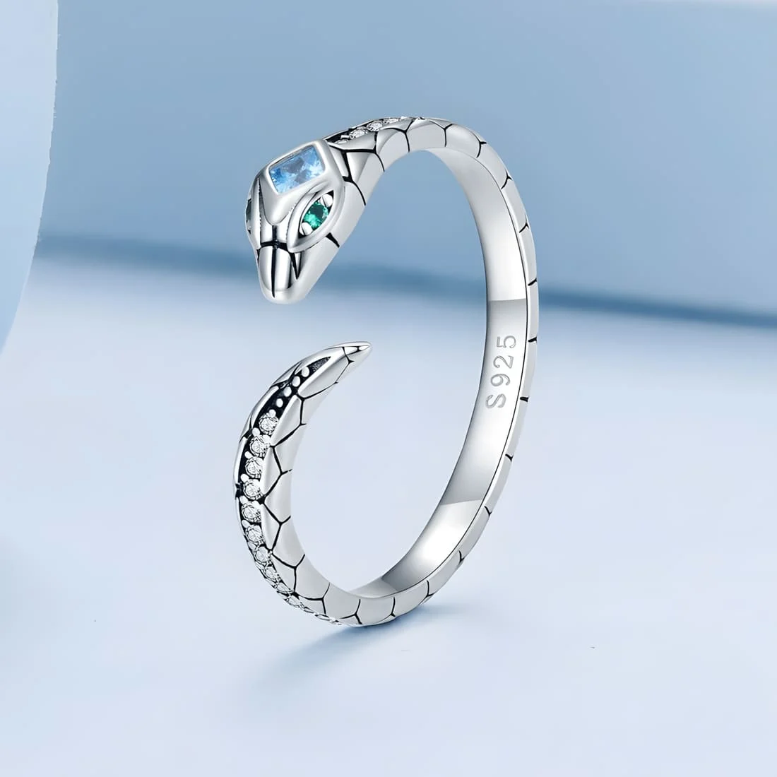 Anillo de Serpiente <myexti><span>Plata de Ley 925, chapada en oro blanco, con circonitas blancas y azules y ojos verdes - ajustable</span></myexti> - Imagen 3