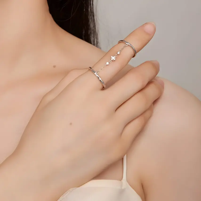 Anillo Doble con Estrella <myexti><span>Plata de Ley 925, chapada en oro blanco, con circonitas y cadena conectada - ajustable</span></myexti> - Imagen 2
