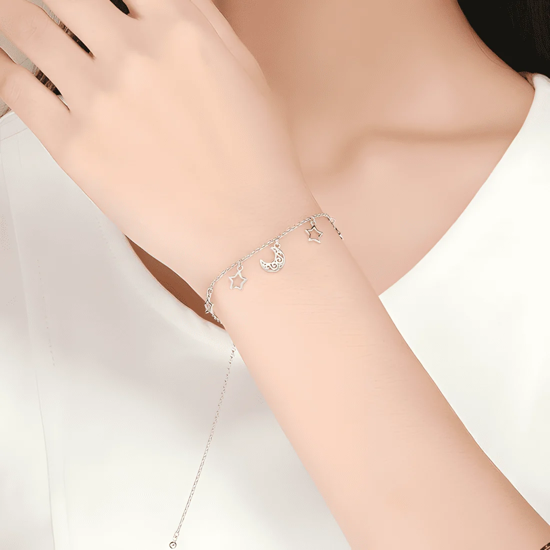 Pulsera de Luna y Estrellas <myexti><span>Plata de Ley 925, chapada en oro blanco, con colgantes y longitud ajustable</span></myexti> - Imagen 2