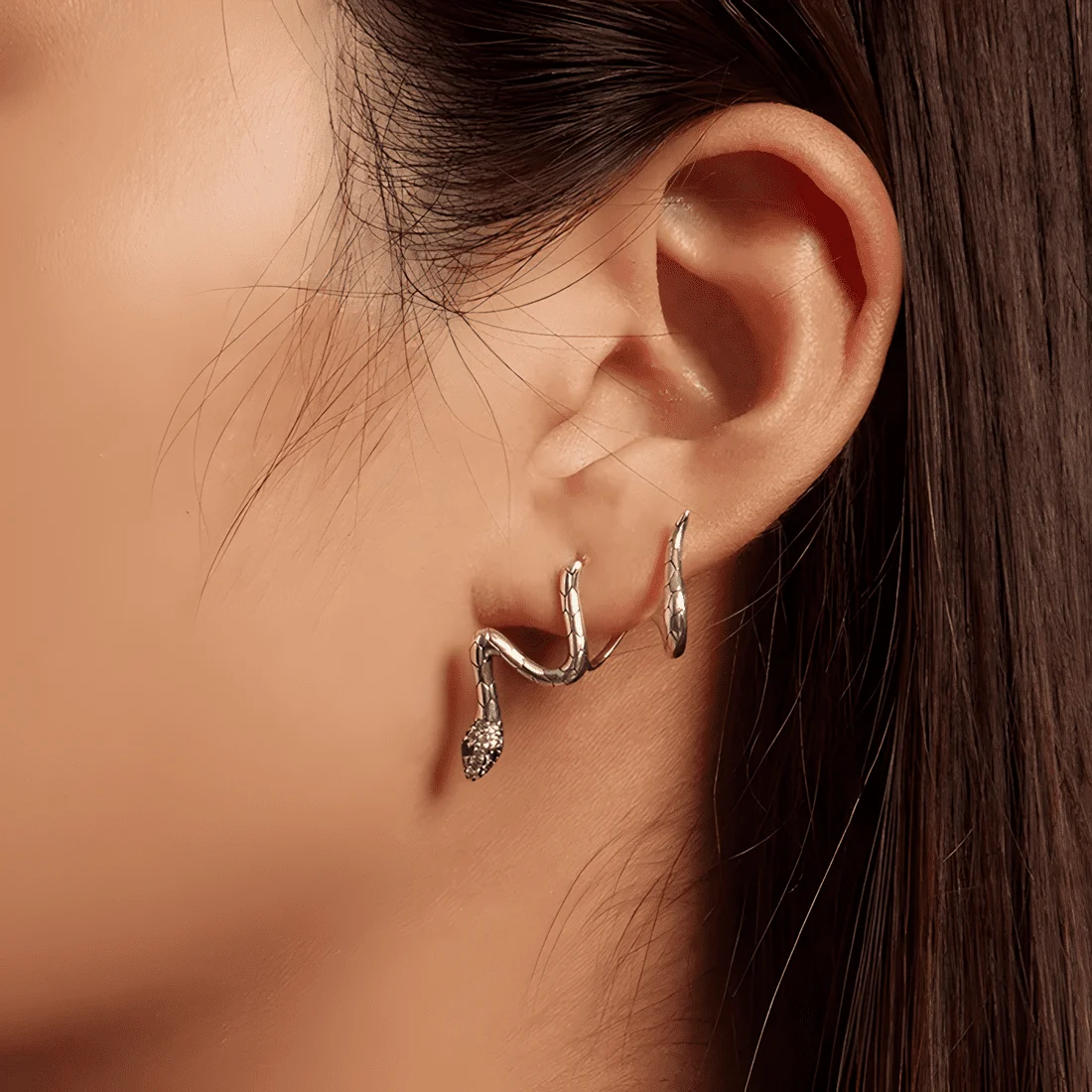 Pendientes de Serpiente <myexti><span>Plata de Ley 925, chapada en oro blanco, con circonitas verdes y blancas</span></myexti> - Imagen 2