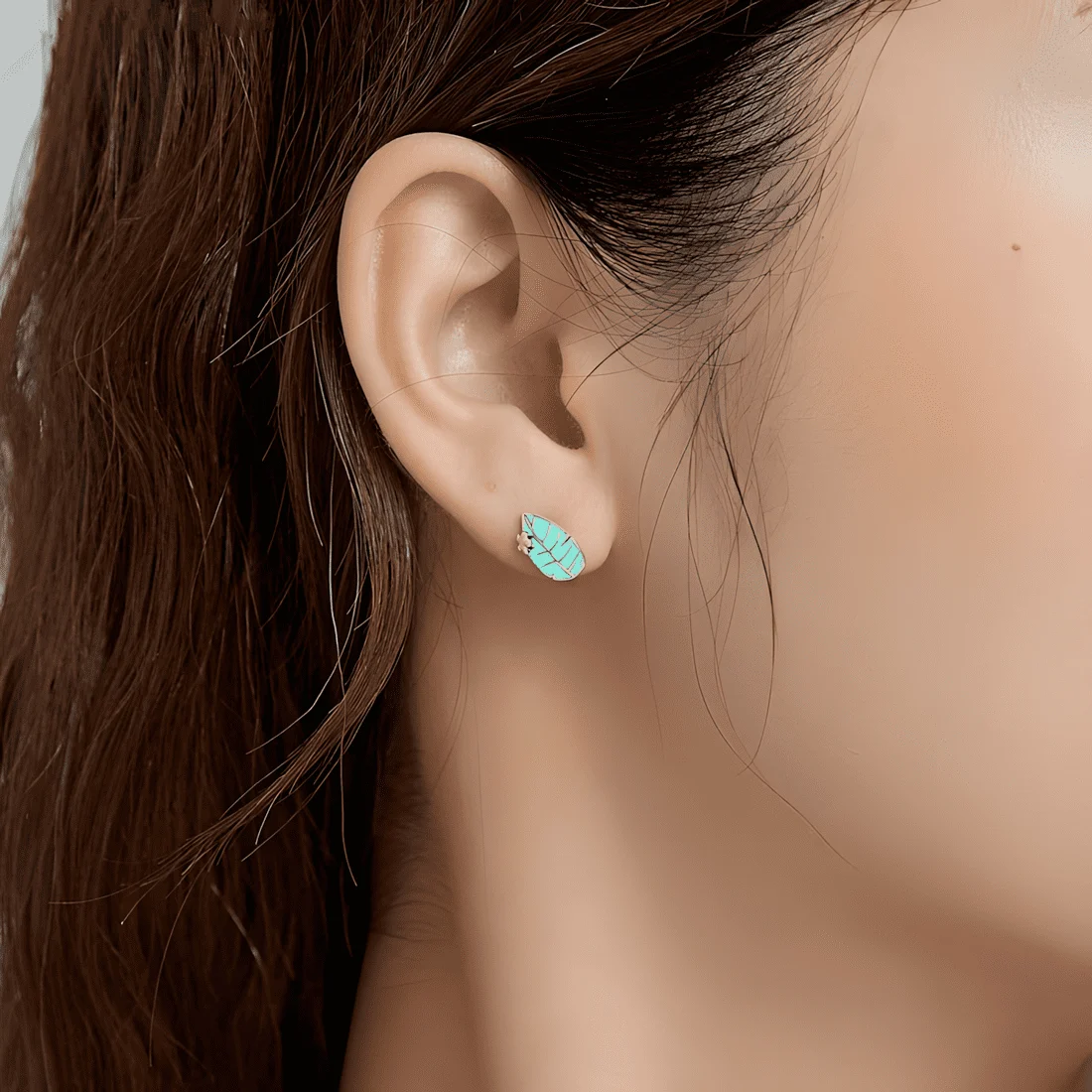 Pendientes de Tucán <myexti><span>Plata de Ley 925, chapada en oro blanco, asimétricos y esmaltados a mano</span></myexti> - Imagen 2