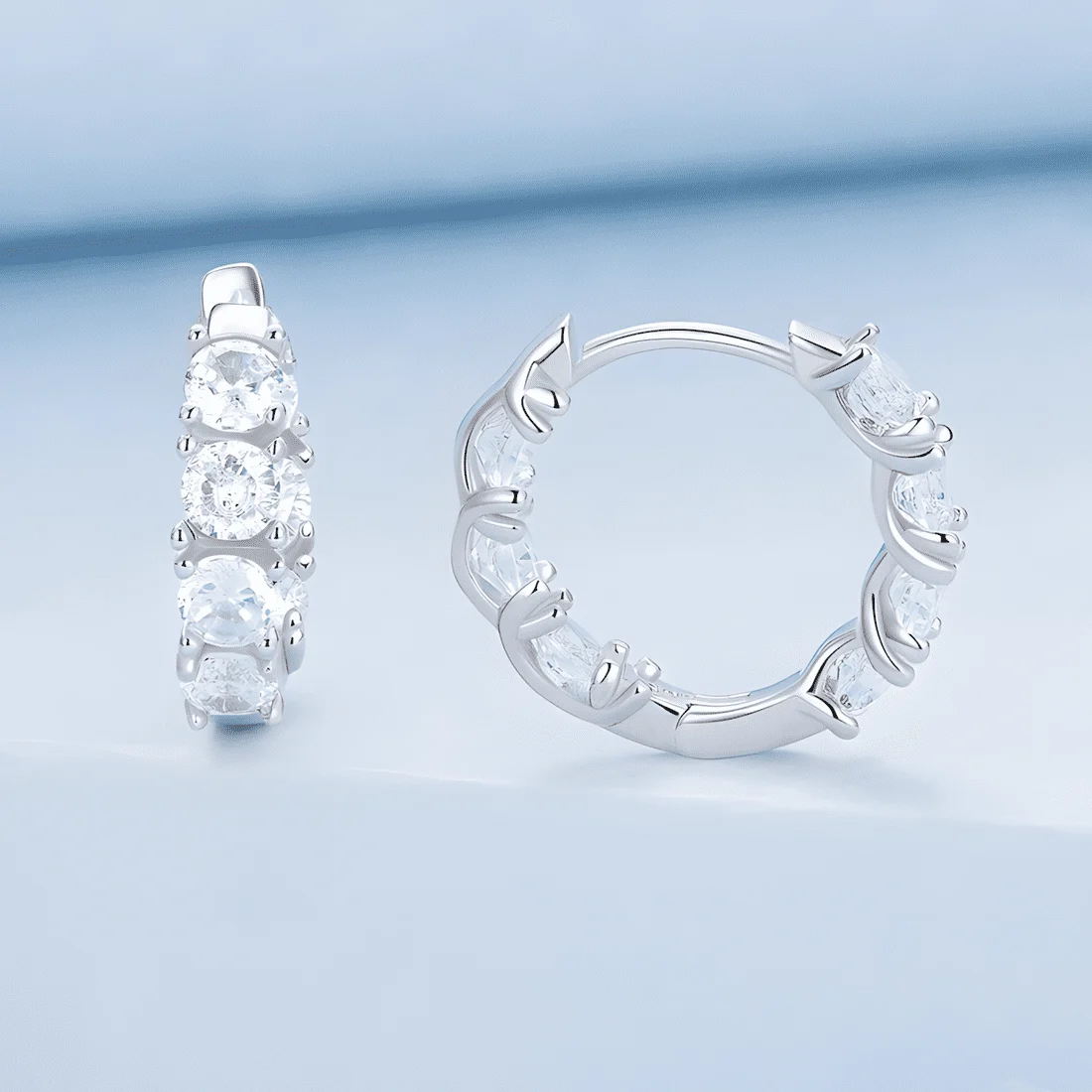 Pendientes de Aro Brillantes <myexti><span>Plata de Ley 925, chapada en oro blanco, con circonitas</span></myexti> - Imagen 3