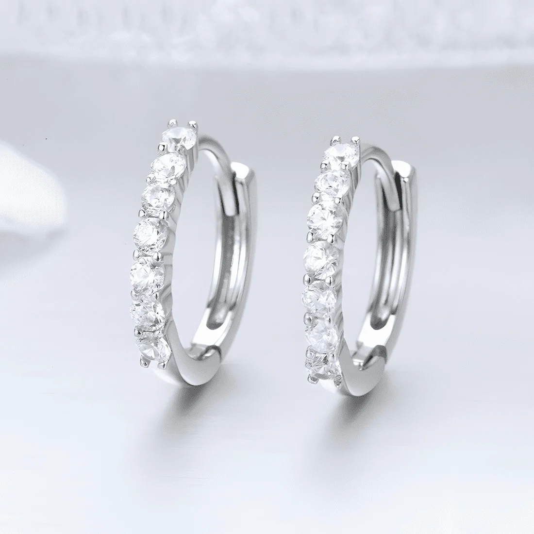 Pendientes de Aro Brillantes <myexti><span>Plata de Ley 925, chapada en oro blanco, con circonitas</span></myexti> - Imagen 3
