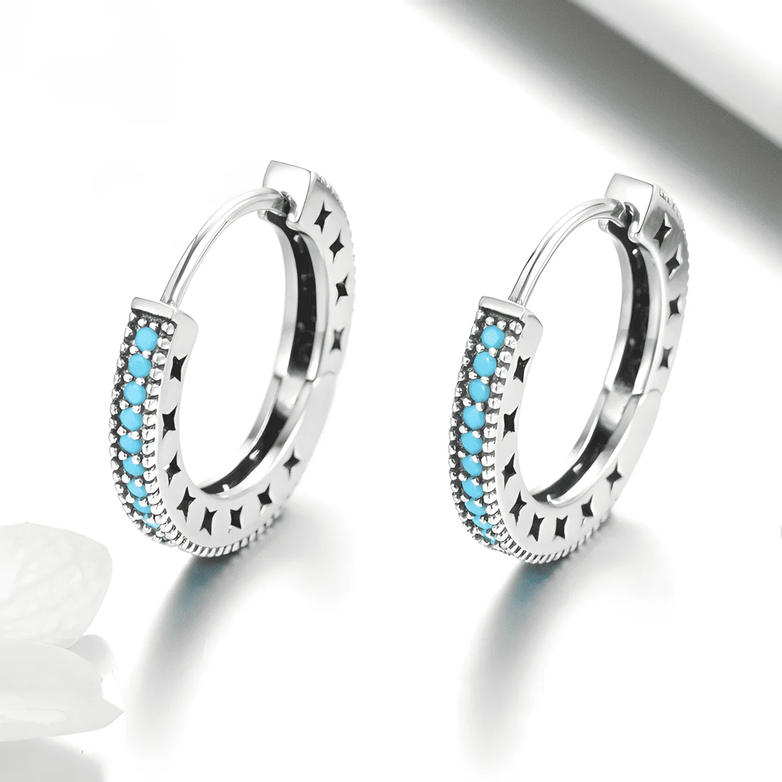 Pendientes de Aro con Turquesas <myexti><span>Plata de Ley 925, chapada en oro blanco, con piedras turquesas</span></myexti> - Imagen 4