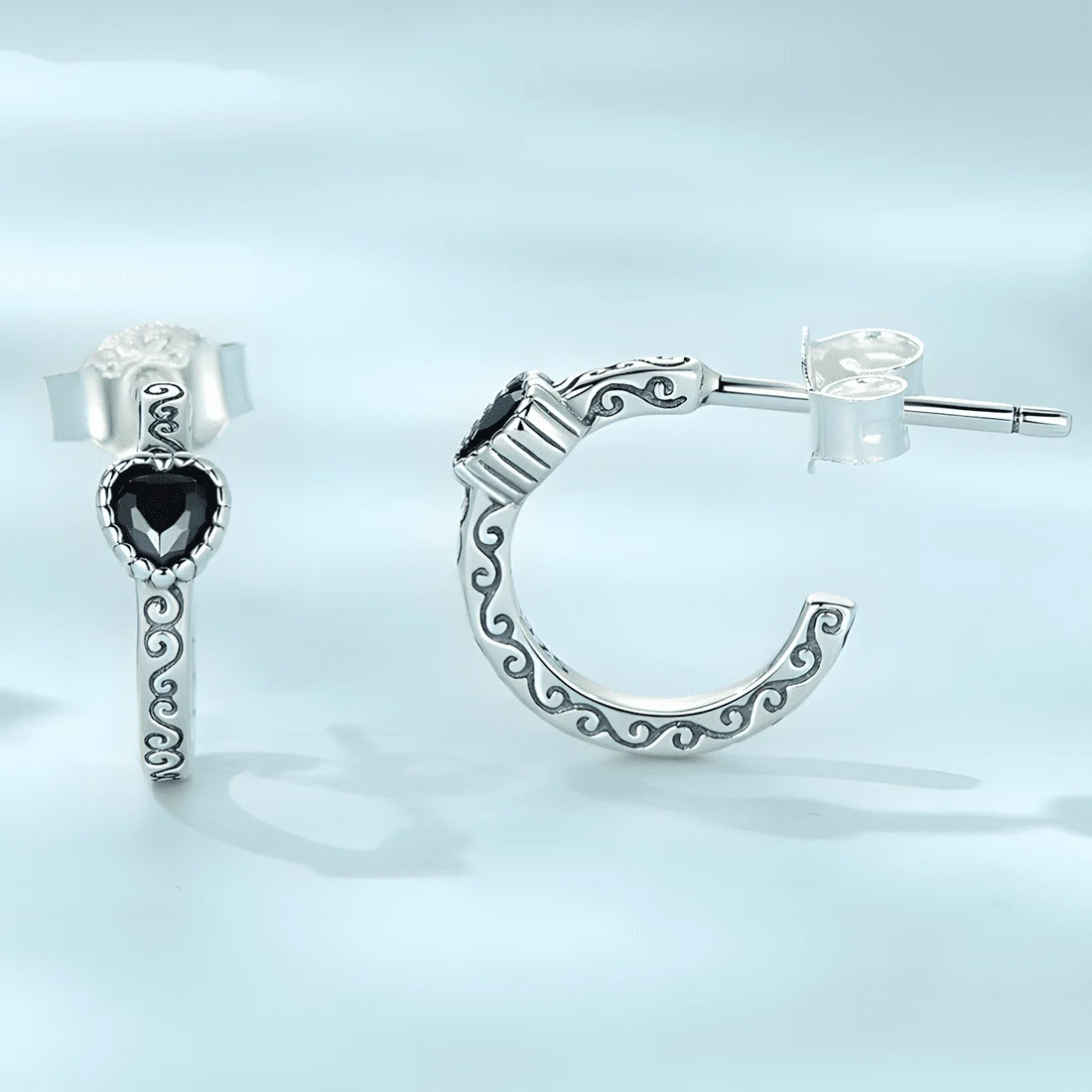 Pendientes de Aro con Corazón Negro <myexti><span>Plata de Ley 925, chapada en oro blanco, estilo gótico, con circonitas negras</span></myexti> - Imagen 3
