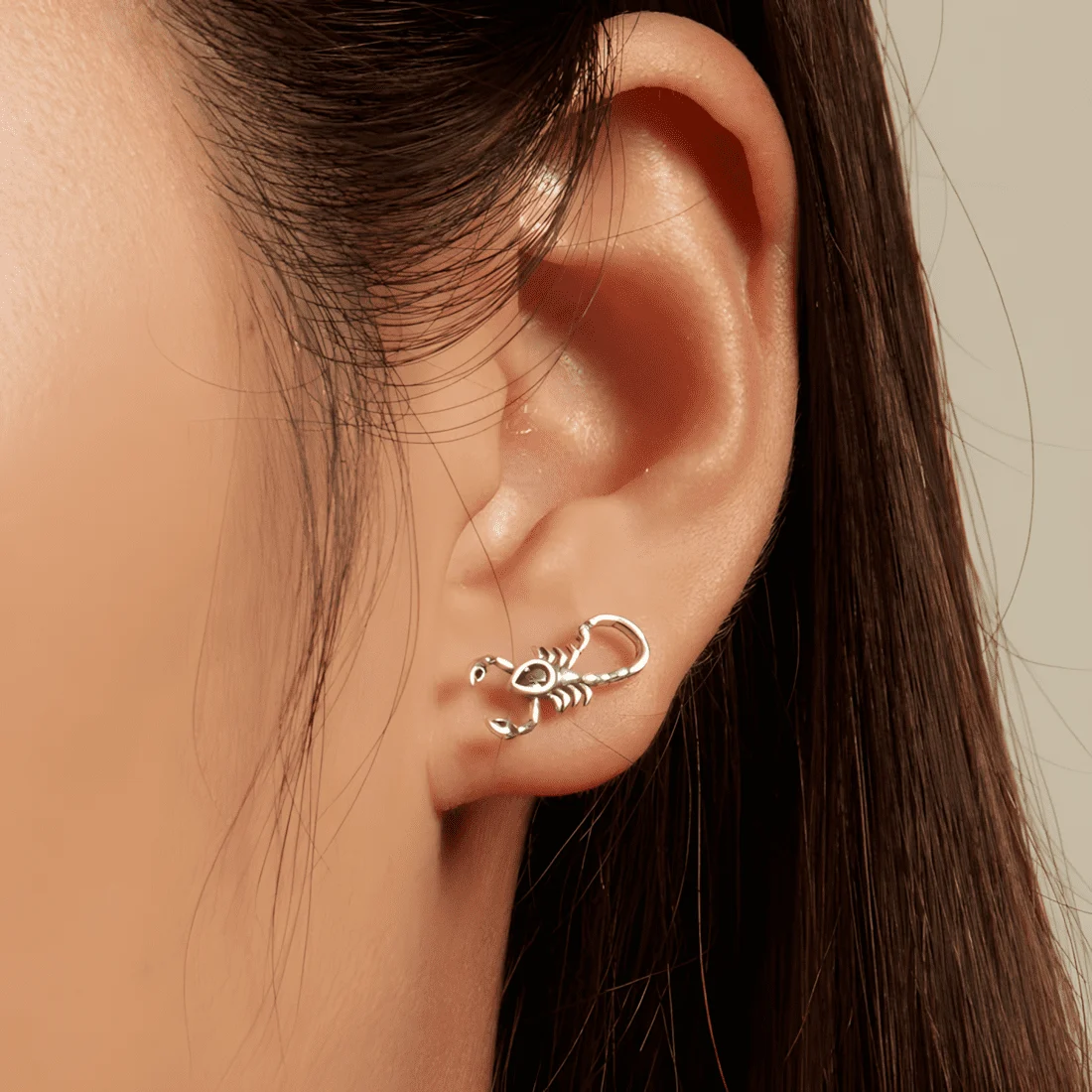 Pendientes de Botón Escorpión <myexti><span>Plata de Ley 925, chapada en oro blanco, con circonitas verdes</span></myexti> - Imagen 2