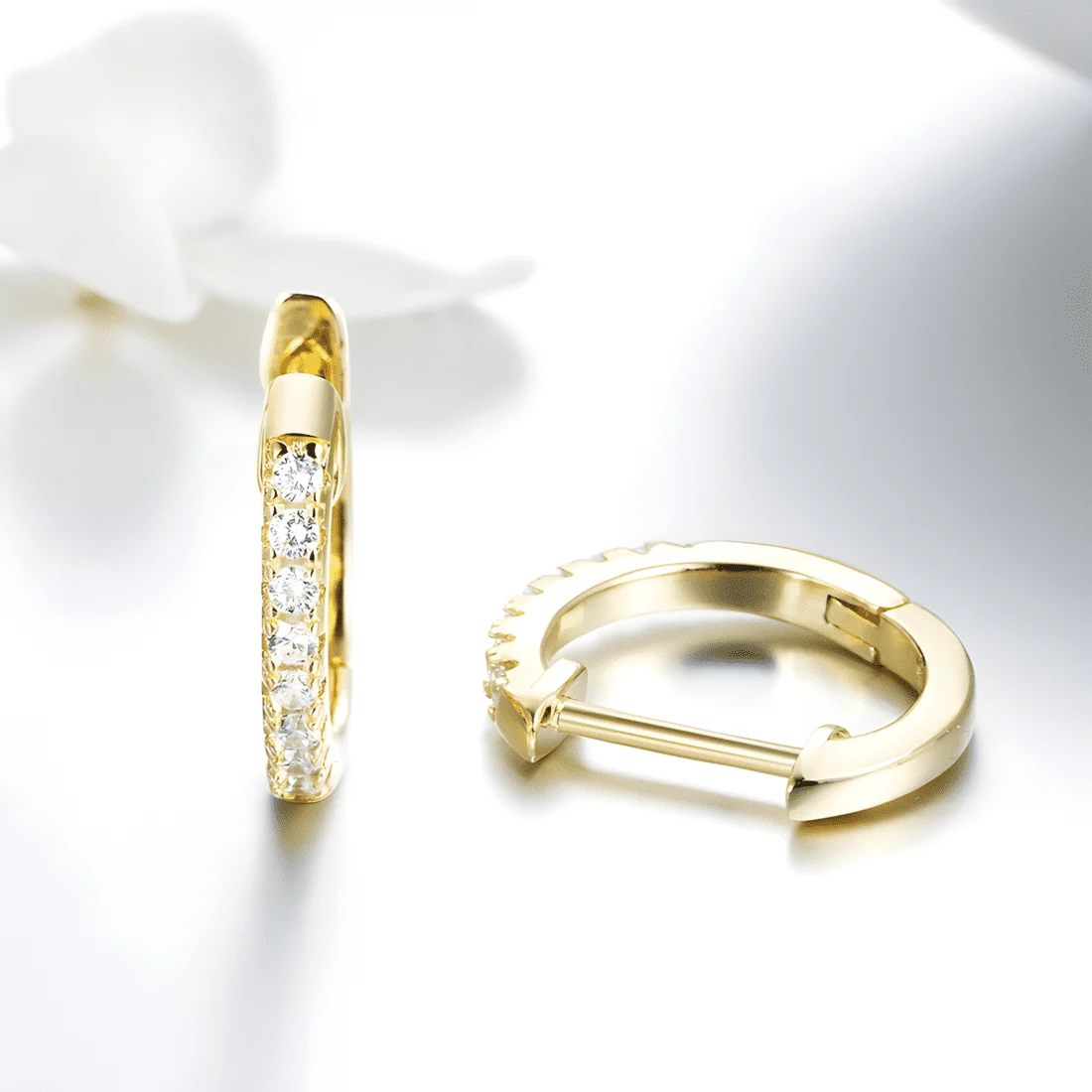 Pendientes de Aro Brillantes <myexti><span>Plata de Ley 925, chapada en oro amarillo, con circonitas</span></myexti> - Imagen 4