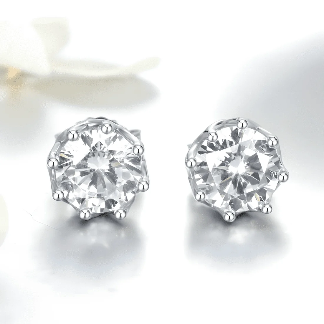 Pendientes de Botón Solitario <myexti><span>Plata de Ley 925, chapada en oro blanco, con circonitas redondas</span></myexti> - Imagen 4