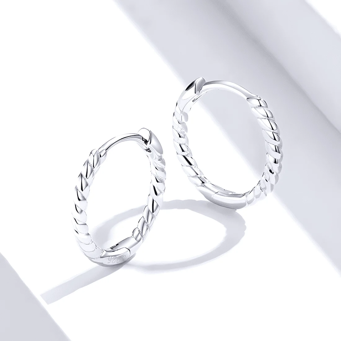 Pendientes de Aro Torcidos <myexti><span>Plata de Ley 925, chapada en oro blanco</span></myexti> - Imagen 3