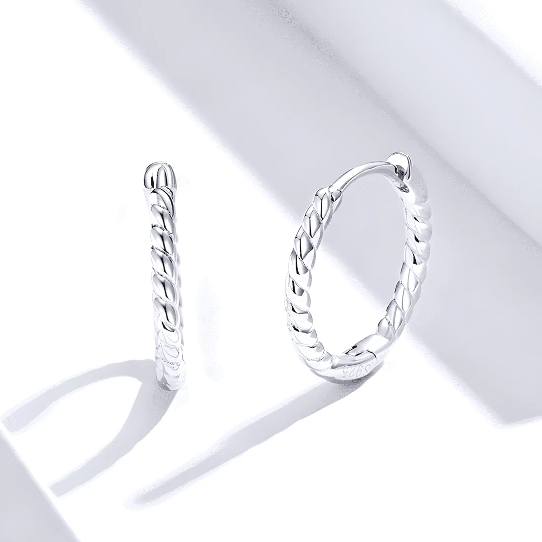 Pendientes de Aro Torcidos <myexti><span>Plata de Ley 925, chapada en oro blanco</span></myexti> - Imagen 4