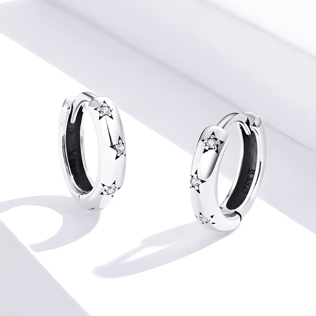 Pendientes de Aro con Estrellas <myexti><span>Plata de Ley 925, chapada en oro blanco, con circonitas</span></myexti> - Imagen 3