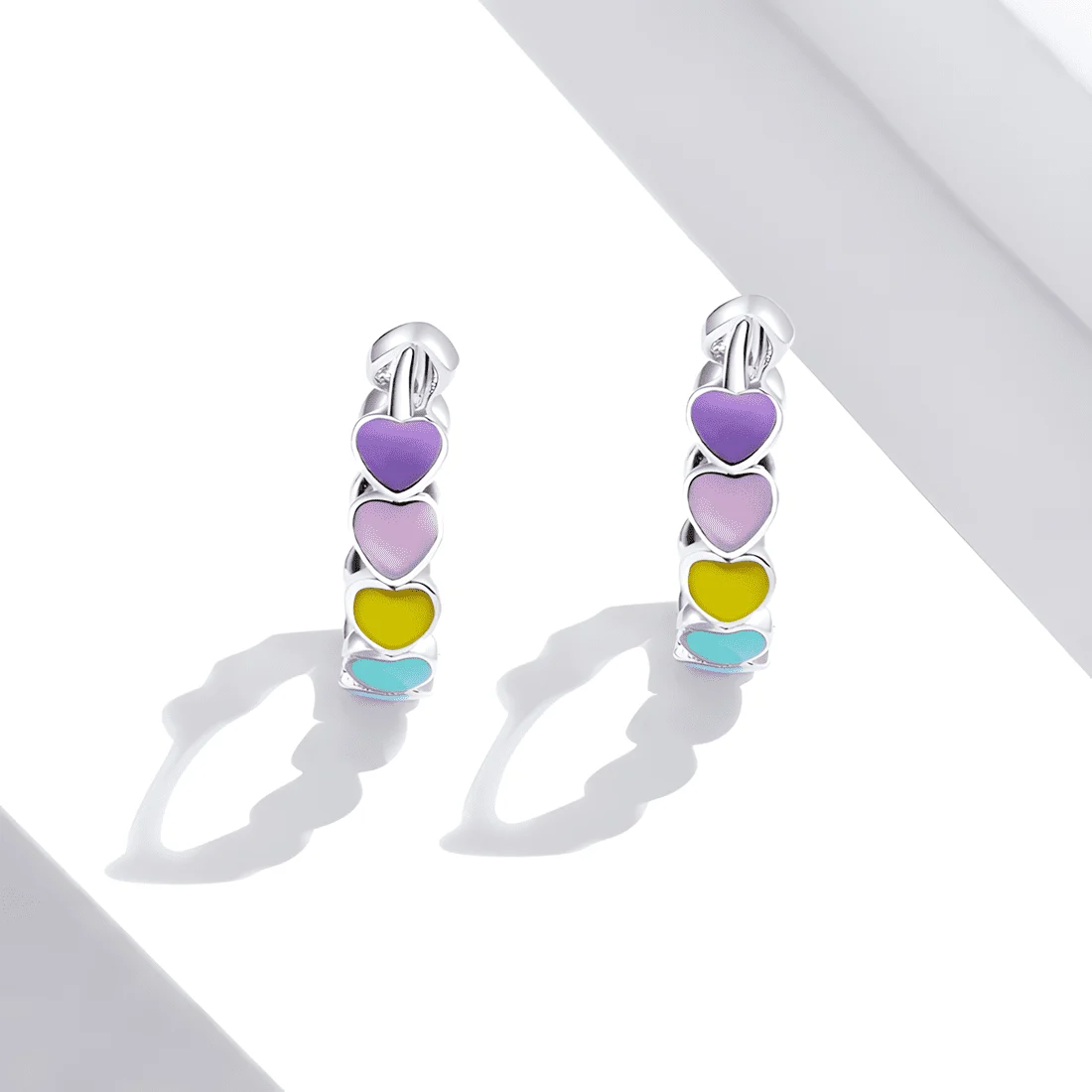 Pendientes de Aro con Corazones <myexti><span>Plata de Ley 925, chapada en oro blanco, esmaltados multicolor</span></myexti> - Imagen 4