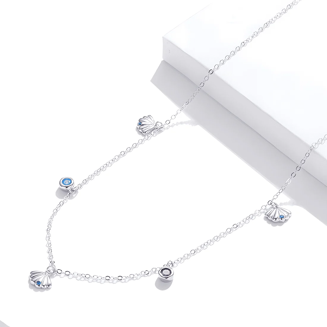 Collar de Conchas <myexti><span>Plata de Ley 925, chapada en oro blanco, con circonitas de colores y longitud ajustable</span></myexti> - Imagen 4
