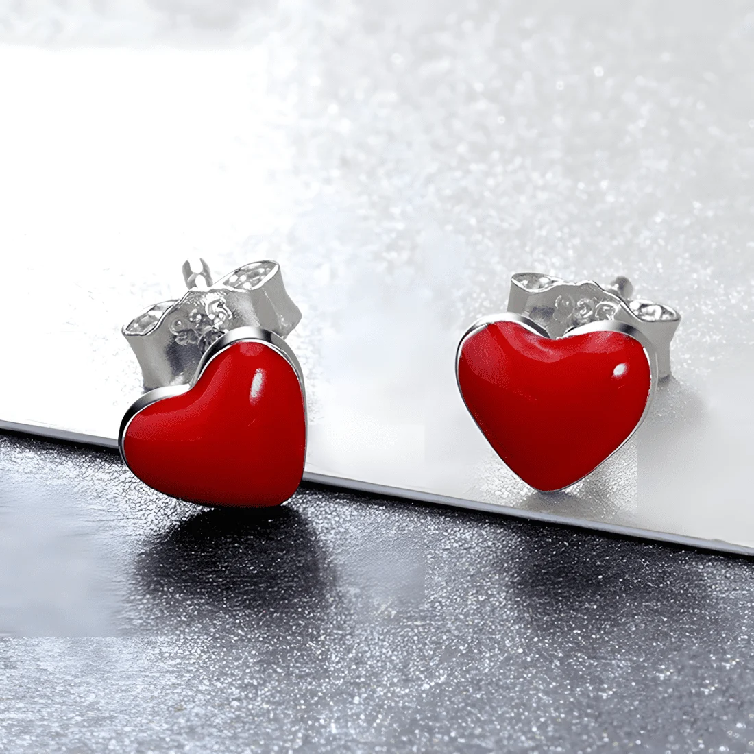 Pendientes de Botón Corazones Rojos <myexti><span>Plata de Ley 925, chapada en oro blanco, esmaltados en rojo</span></myexti> - Imagen 3