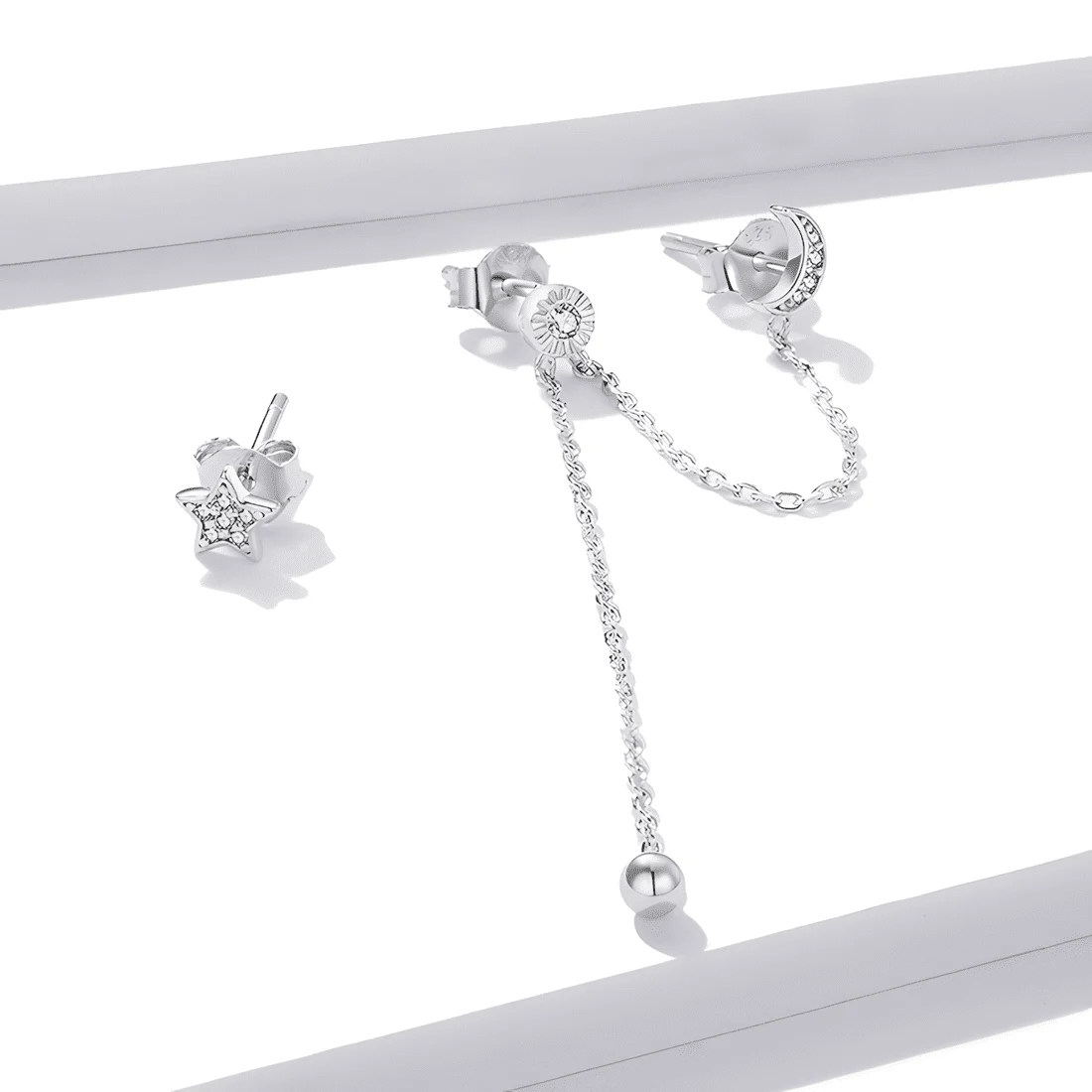 Pendientes de Botón Luna y Estrellas <myexti><span>Plata de Ley 925, chapada en oro blanco, asimétricos con colgante de cadena y circonitas</span></myexti> - Imagen 3