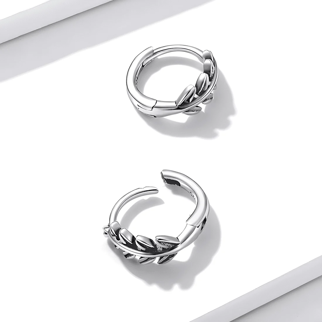 Pendientes de Aro con Hojas <myexti><span>Plata de Ley 925, chapada en oro blanco</span></myexti> - Imagen 4