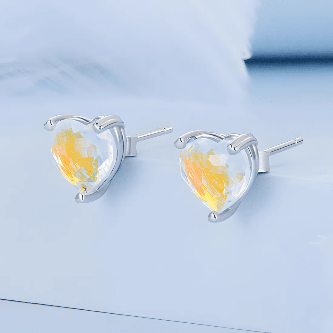 Pendientes de Botón Corazón Aurora <myexti><span>Plata de Ley 925, chapada en oro blanco, con cristales iridiscentes en forma de corazón</span></myexti> - Imagen 4