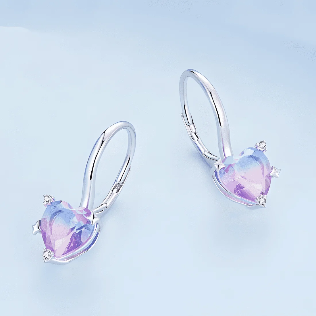 Pendientes Colgantes Corazón Aurora <myexti><span>Plata de Ley 925, chapada en oro blanco, con cristales iridiscentes en forma de corazón</span></myexti> - Imagen 4
