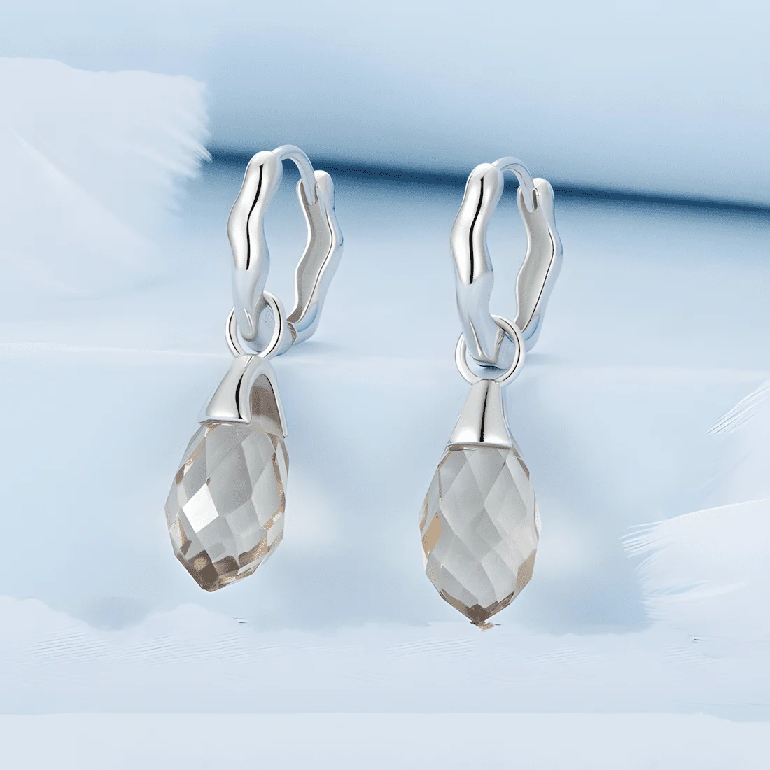 Pendientes de Aro Colgantes <myexti><span>Plata de Ley 925, chapada en oro blanco, con circonitas color champán</span></myexti> - Imagen 3