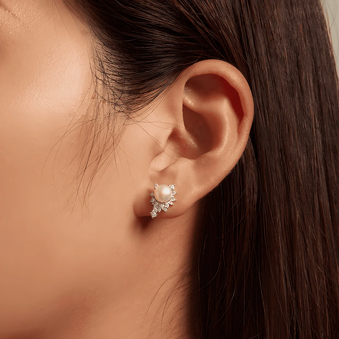 Pendientes de Botón con Perlas <myexti><span>Plata de Ley 925, chapada en oro blanco, con perlas naturales y circonitas</span></myexti> - Imagen 2