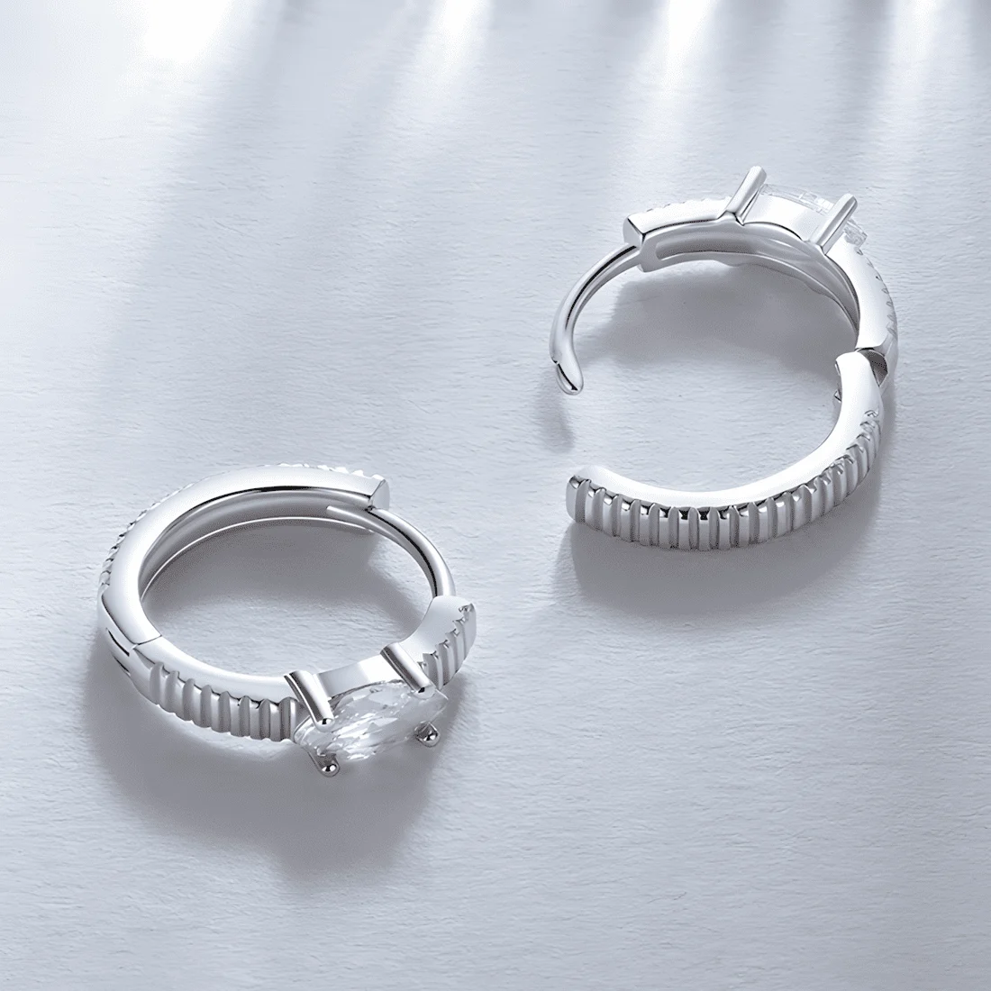 Pendientes de Aro Rosas <myexti><span>Plata de Ley 925, chapada en oro blanco, con circonitas rosas en corte marquesa</span></myexti> - Imagen 4