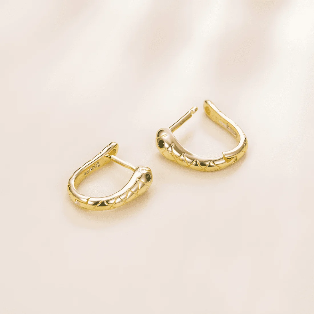 Pendientes de Aro con Serpientes <myexti><span>Plata de Ley 925, chapada en oro amarillo, con circonitas verdes</span></myexti> - Imagen 4