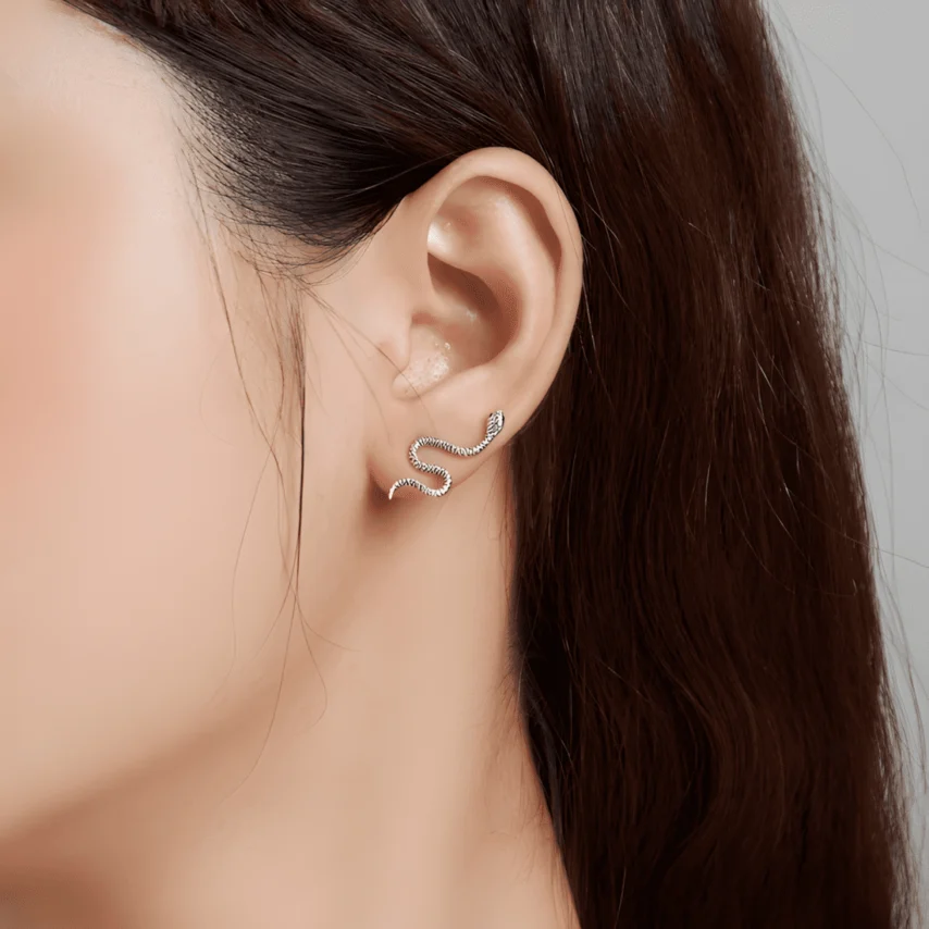 Pendientes de Botón Serpientes <myexti><span>Plata de Ley 925, chapada en oro blanco, con ojos de circonitas verdes</span></myexti> - Imagen 2