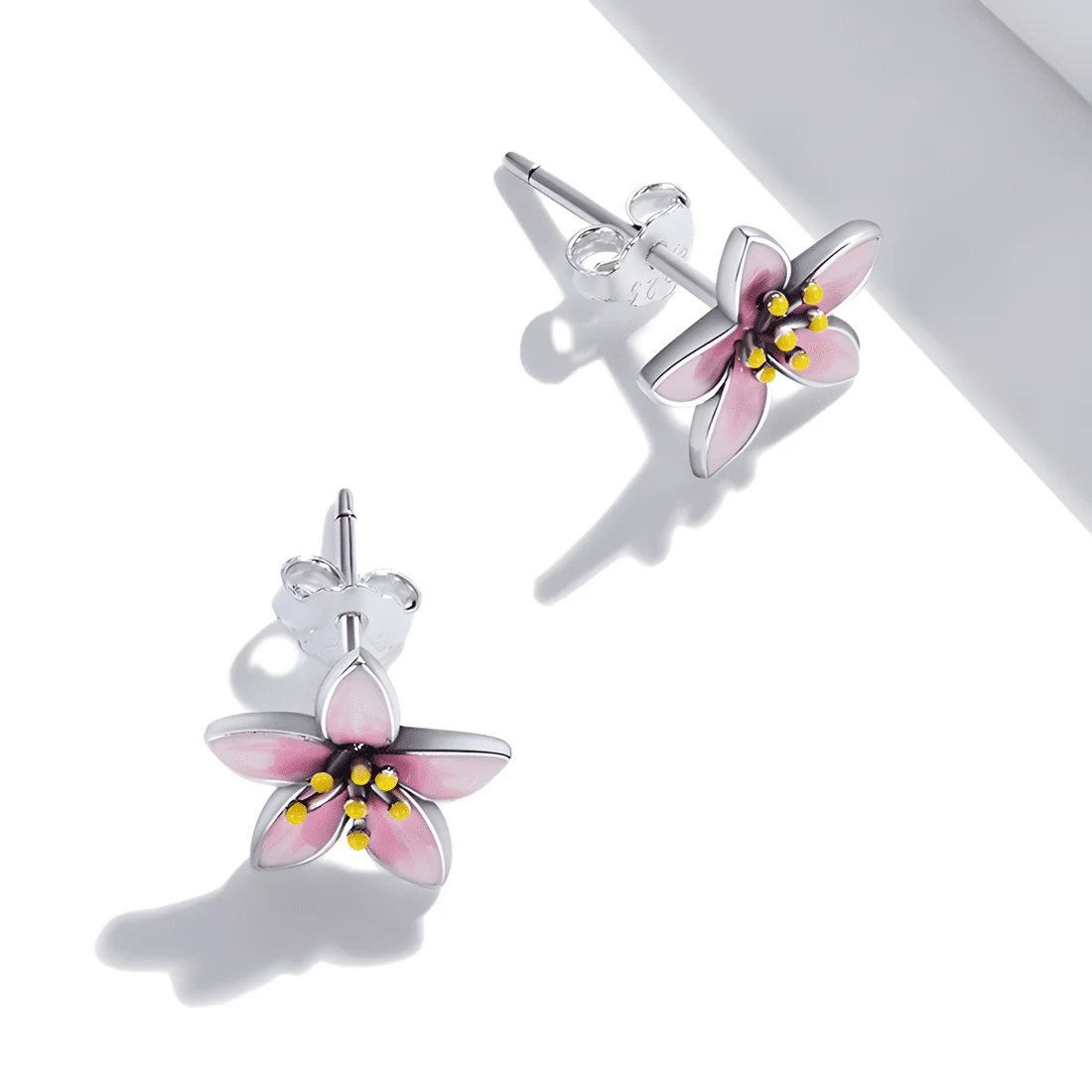 Pendientes de Lirios <myexti><span>Plata de Ley 925, chapada en oro blanco, esmaltados a mano en rosa</span></myexti> - Imagen 5