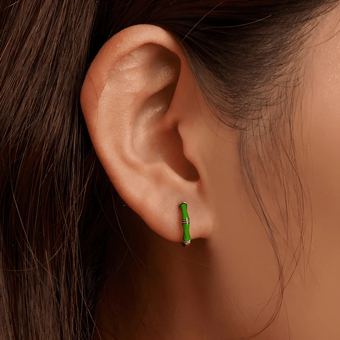 Pendientes de Aro Bambú <myexti><span>Plata de Ley 925, chapada en oro blanco, con esmalte verde</span></myexti> - Imagen 2