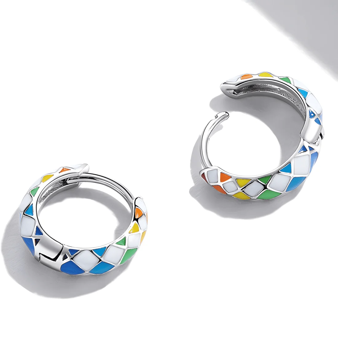 Pendientes de Aro Cuadriculados <myexti><span>Plata de Ley 925, chapada en oro blanco, con esmalte multicolor</span></myexti> - Imagen 5