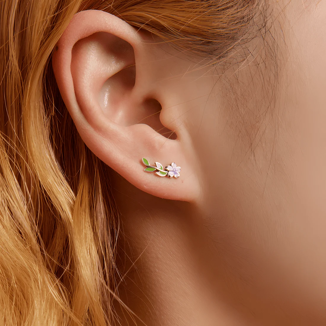 Pendientes de Botón Flores de Sakura <myexti><span>Plata de Ley 925, chapada en oro blanco, con flores de cerezo esmaltadas a mano</span></myexti> - Imagen 2