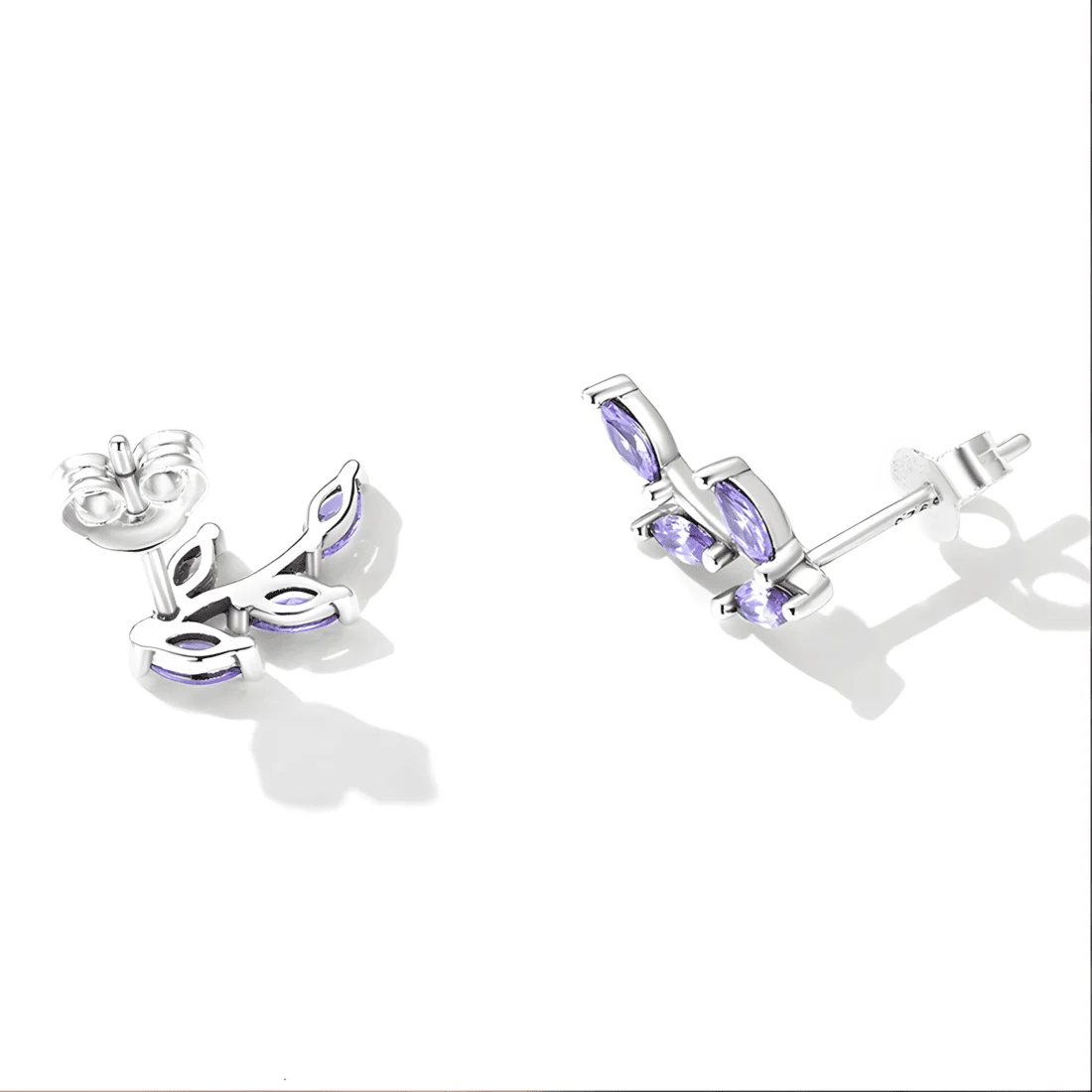 Pendientes de Botón Hojas Brillantes <myexti><span>Plata de Ley 925, chapada en oro blanco, con circonitas púrpuras</span></myexti> - Imagen 4