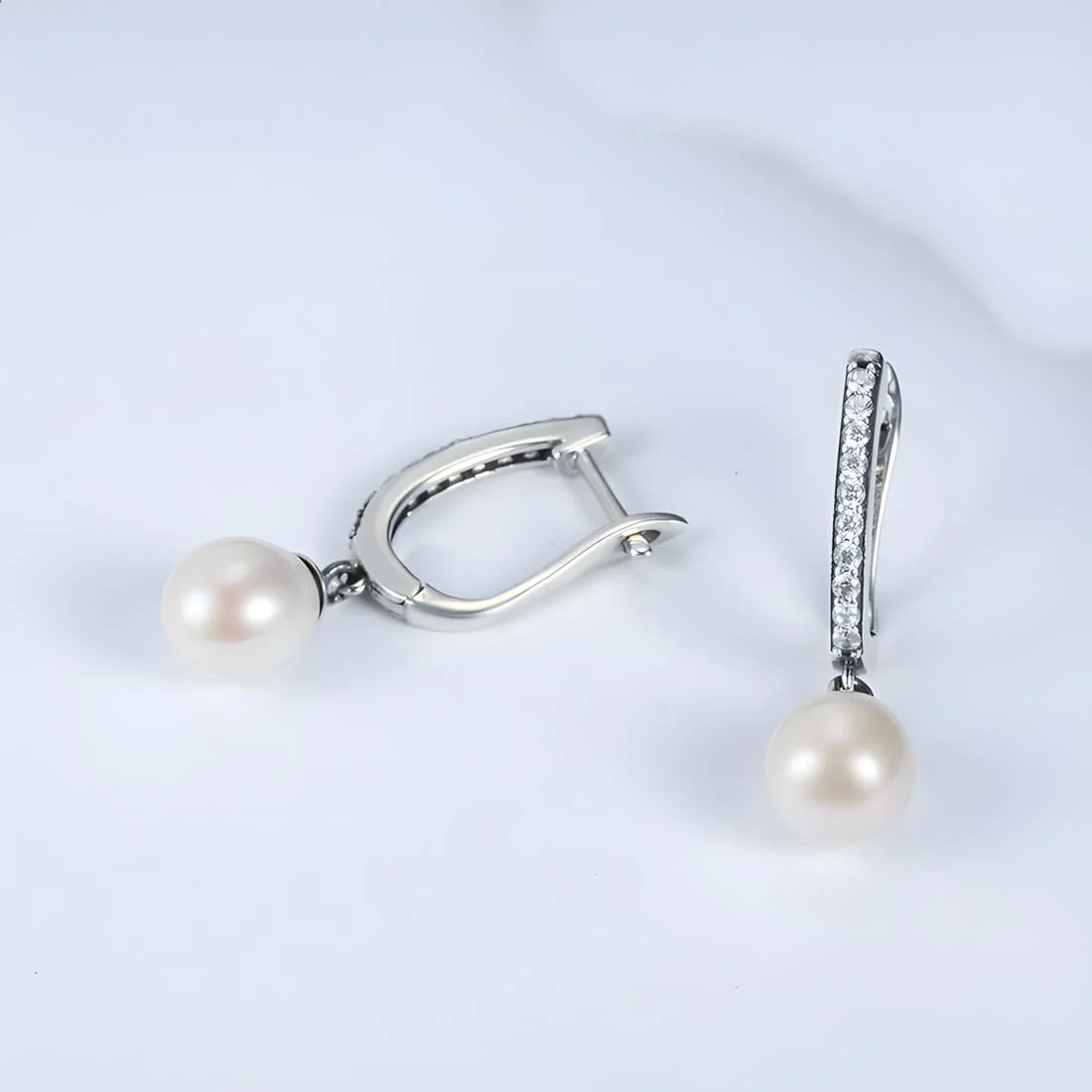 Pendientes de Aro Colgantes con Perlas <myexti><span>Plata de Ley 925, chapada en oro blanco, con circonitas y perlas naturales</span></myexti> - Imagen 4