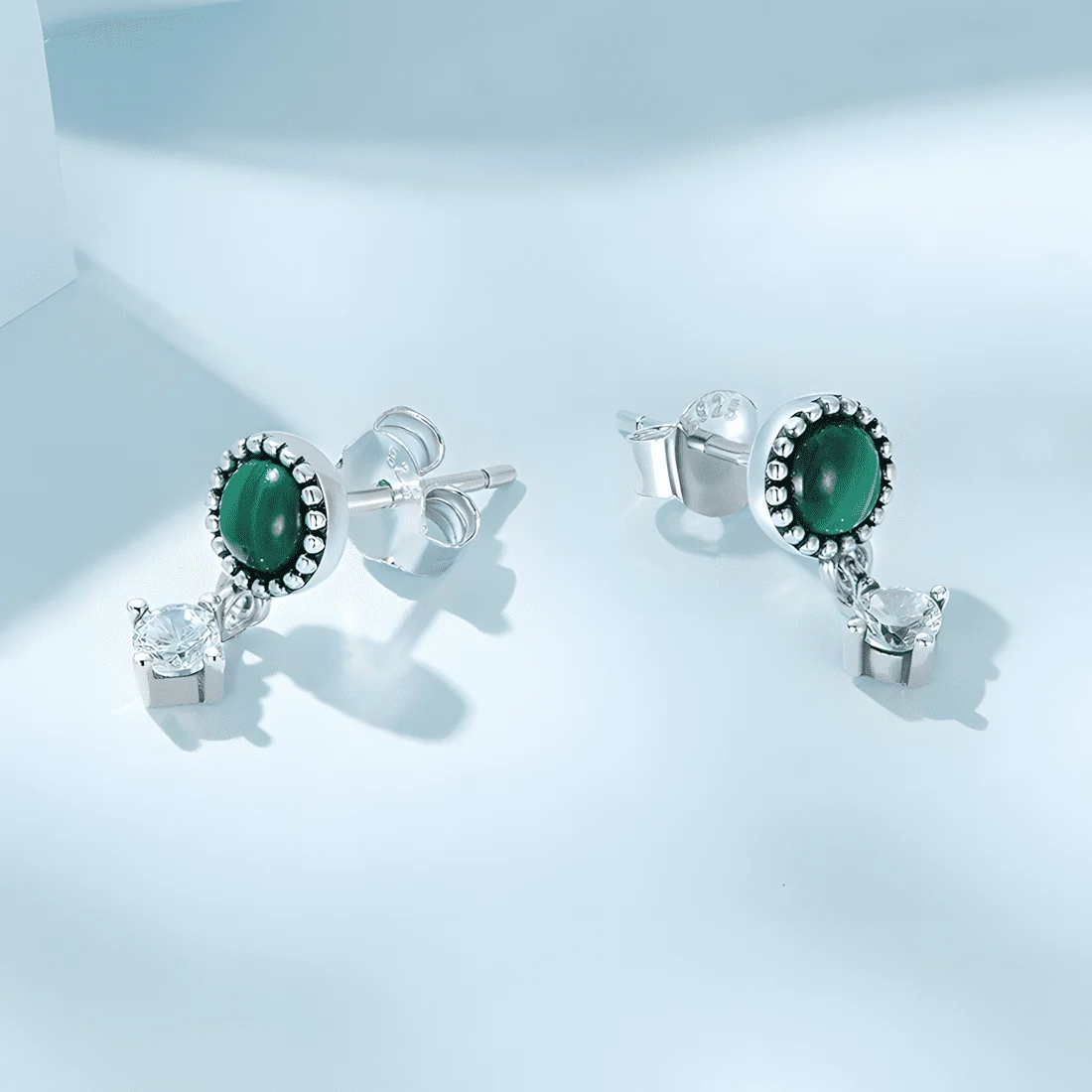 Pendientes de Botón Vintage con Malaquita <myexti><span>Plata de Ley 925, chapada en oro blanco, con piedra de malaquita y colgante de circonitas</span></myexti> - Imagen 4