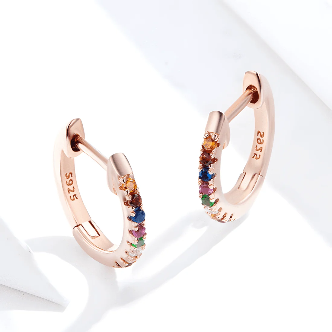 Pendientes de Aro Brillantes Arcoíris <myexti><span>Plata de Ley 925, chapada en oro rosa, con circonitas de colores</span></myexti> - Imagen 3
