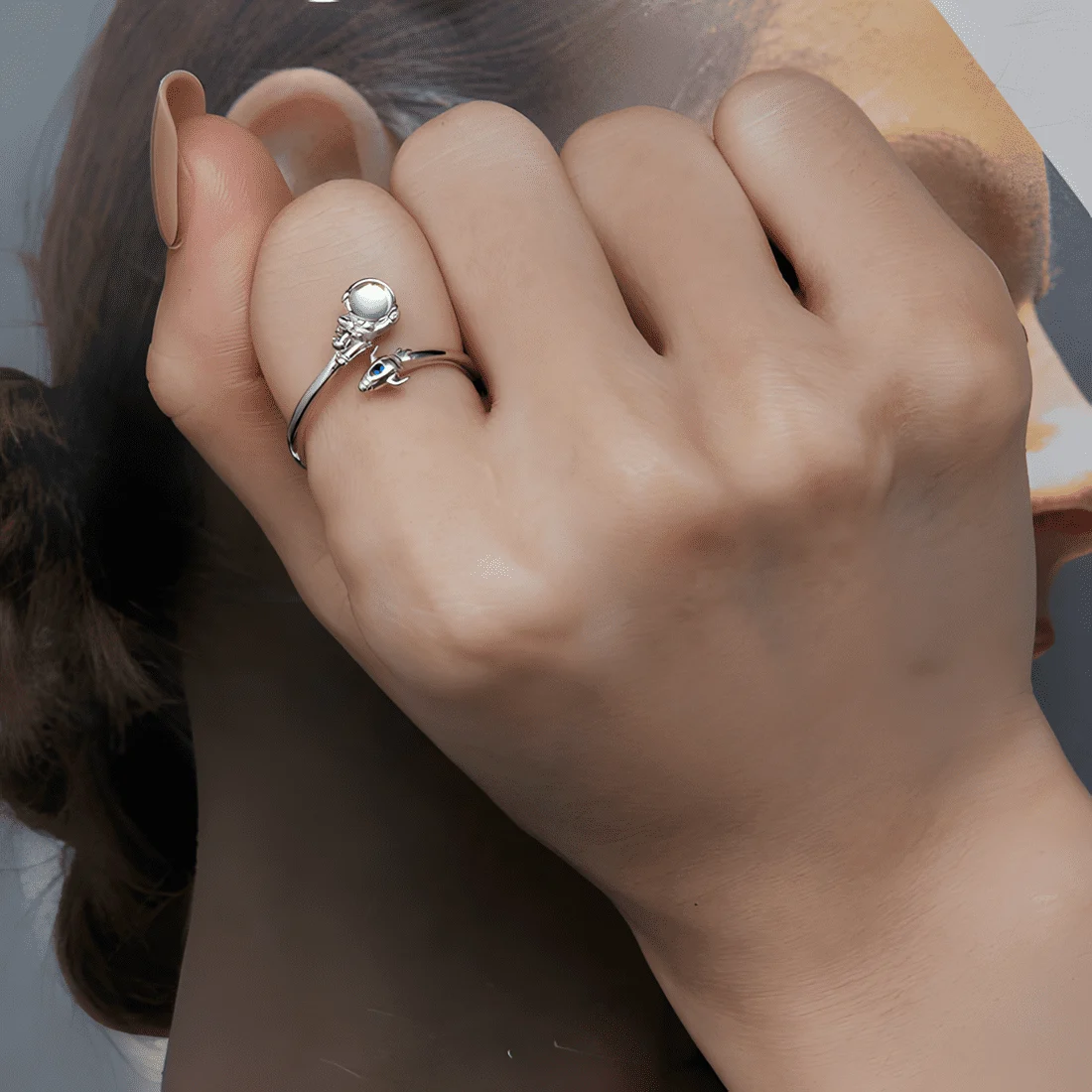 Anillo Astronauta <myexti><span>Plata de Ley 925, chapada en oro blanco, con piedra de luna - ajustable</span></myexti> - Imagen 2