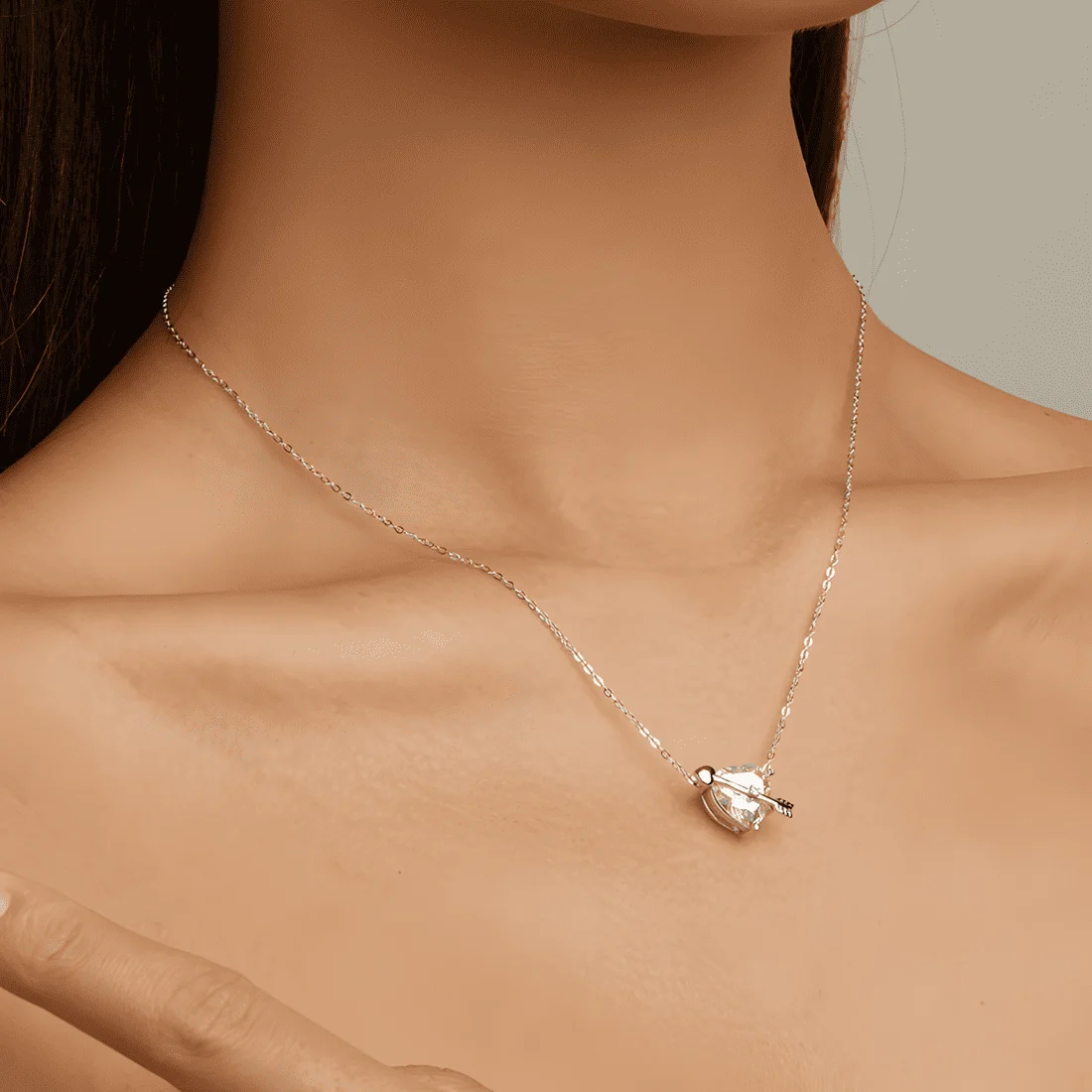 Collar Corazón de Cupido <myexti><span>Plata de Ley 925, chapada en oro blanco, con cristal iridiscente en forma de corazón y longitud ajustable</span></myexti> - Imagen 2