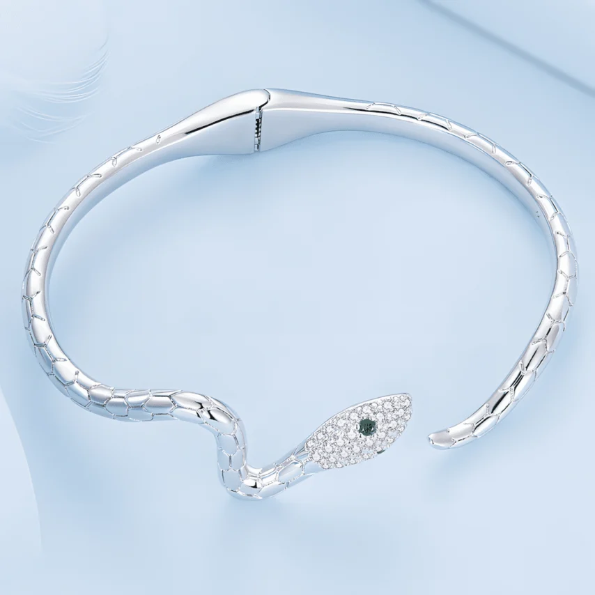 Brazalete de Serpiente <myexti><span>Acero inoxidable, chapado en oro blanco, con circonitas verdes y blancas</span></myexti> - Imagen 3