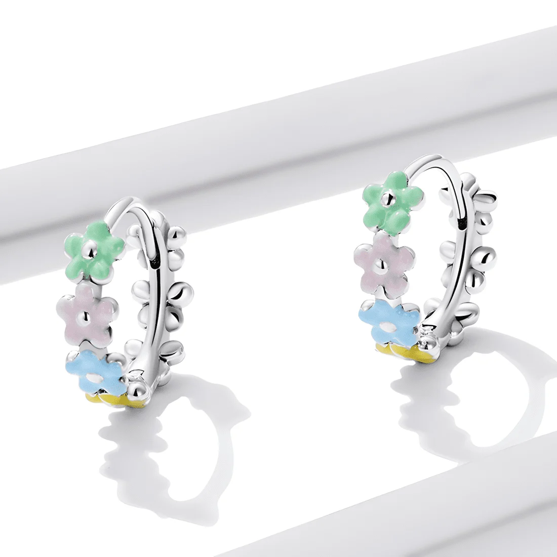 Pendientes de Aro con Flores <myexti><span>Plata de Ley 925, chapada en oro blanco, esmaltados multicolores</span></myexti> - Imagen 3
