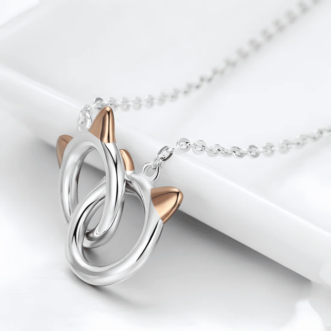 Collar Gatos Enamorados <myexti><span>Plata de Ley 925, chapada en oro blanco, con detalles chapados en oro rosa y longitud ajustable</span></myexti> - Imagen 3